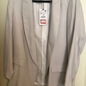 Zara Cream Blazer for Casual and Formal Occasions